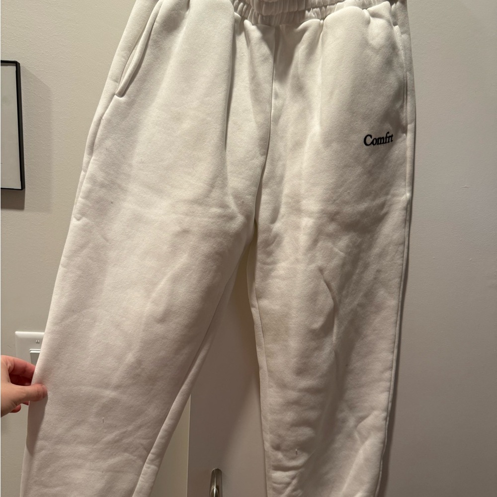 Comfort White Sweatpants and hoodie